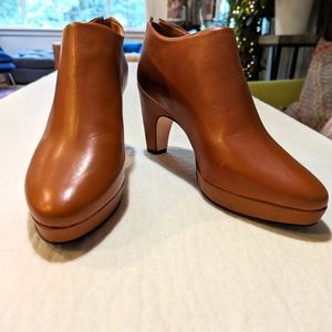 dr LIZA Size 8.5 Never worn, new without tags Caramelo bootie 2.0